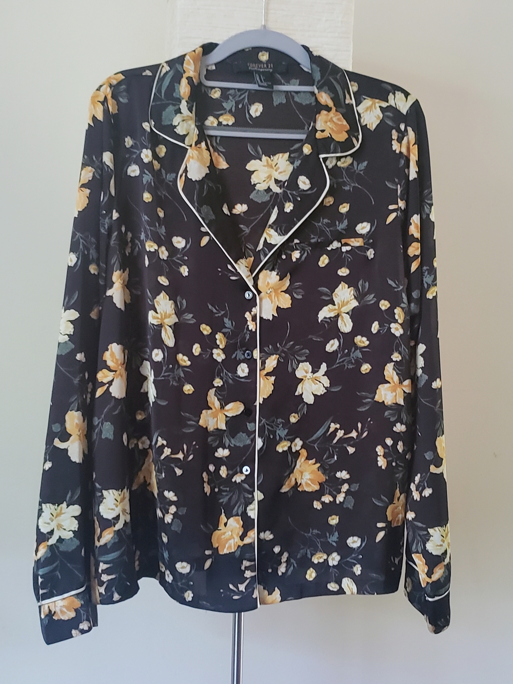 Forever 21 Black Satin Button-Down Shirt Women’s Large Floral Print